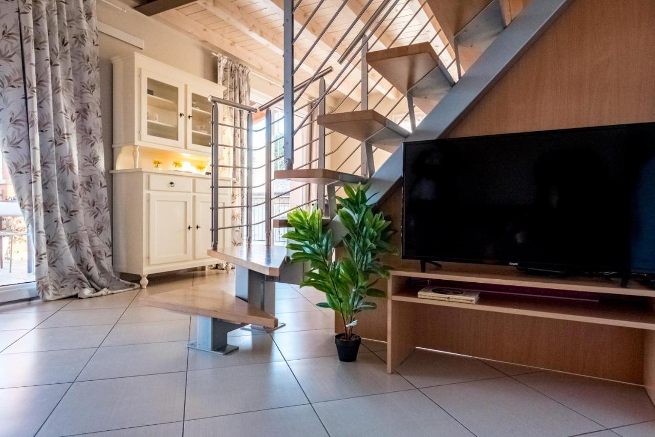 Apartamento Residenza Oleandro Desenzano del Garda Exterior foto