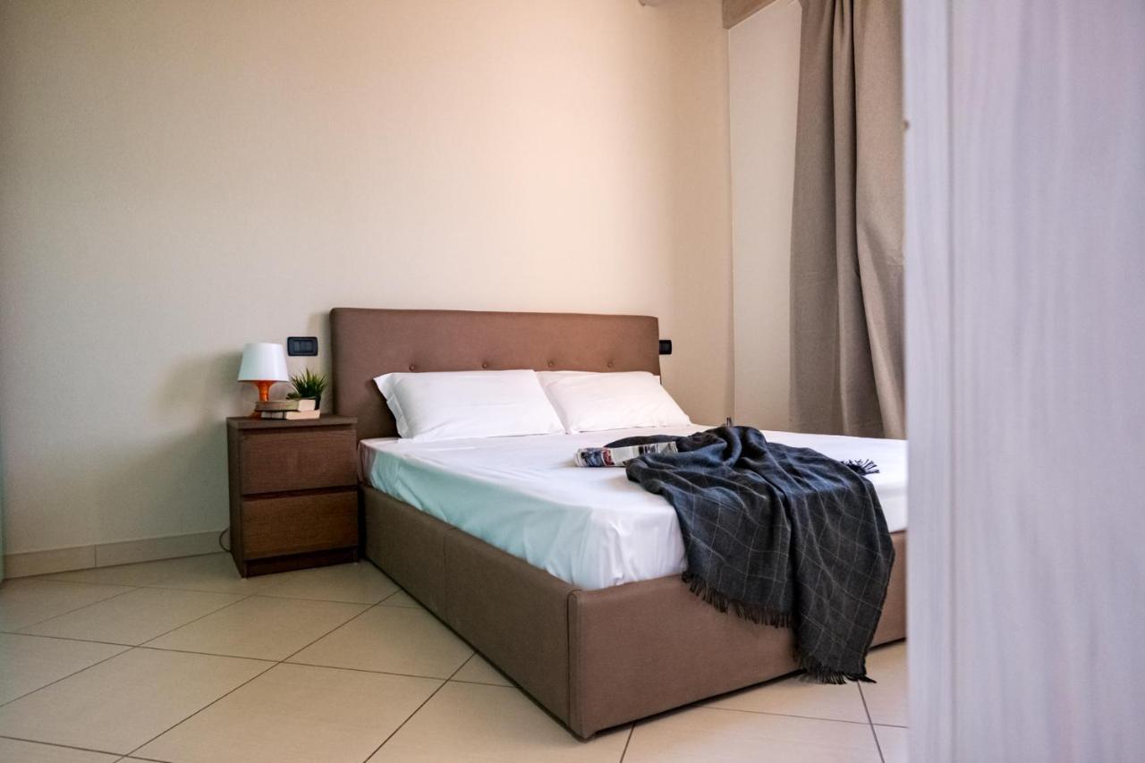 Apartamento Residenza Oleandro Desenzano del Garda Exterior foto